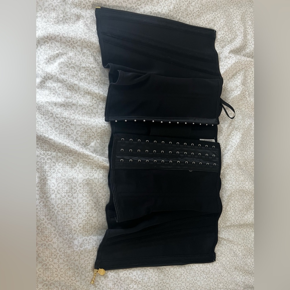Waist trainer